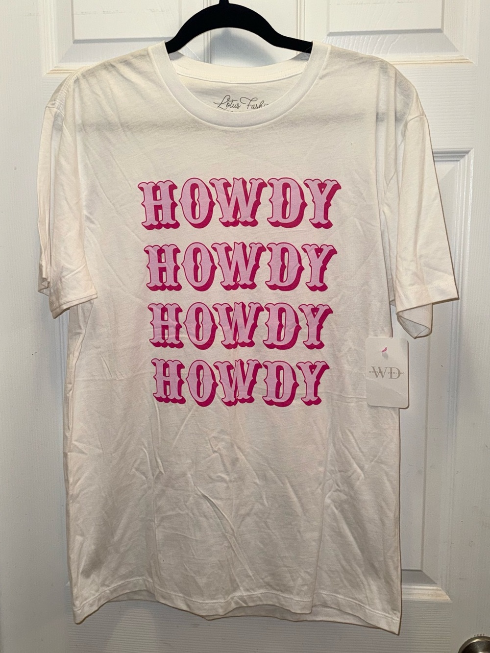 NEW Howdy Graphic Tee size Medium